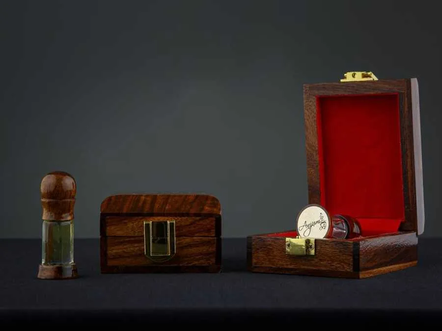 Premium perfumes container